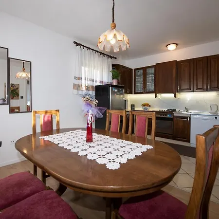 Apartman Elvis Lovran Exterior photo