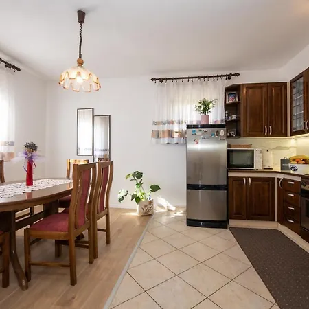 Apartman Elvis Lovran Exterior photo