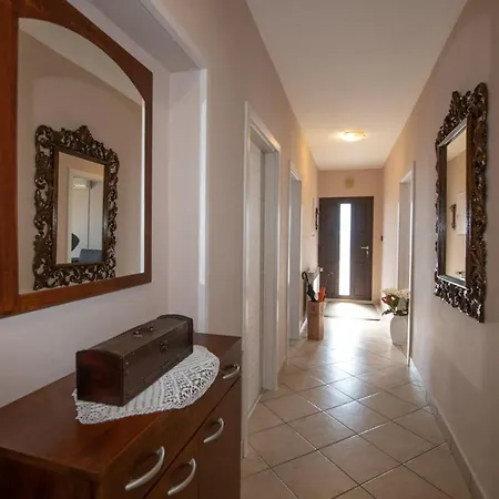 Apartman Elvis Lovran Exterior photo